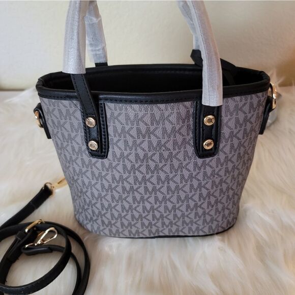 Michael Kors Small Tote - Picture 4 of 9